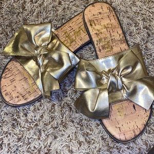 Gold bow slide sandals